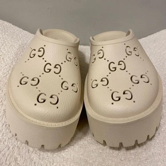Gucci Beige Women's Mules with Logo Cutouts - Picture 2 of 5